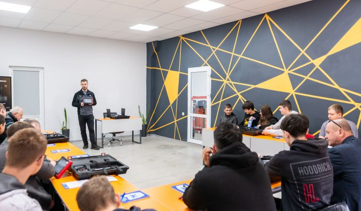 Тренінг з використання автосканерів для викладачів, майстрів виробничого навчання та студентів МВПУ АТБ